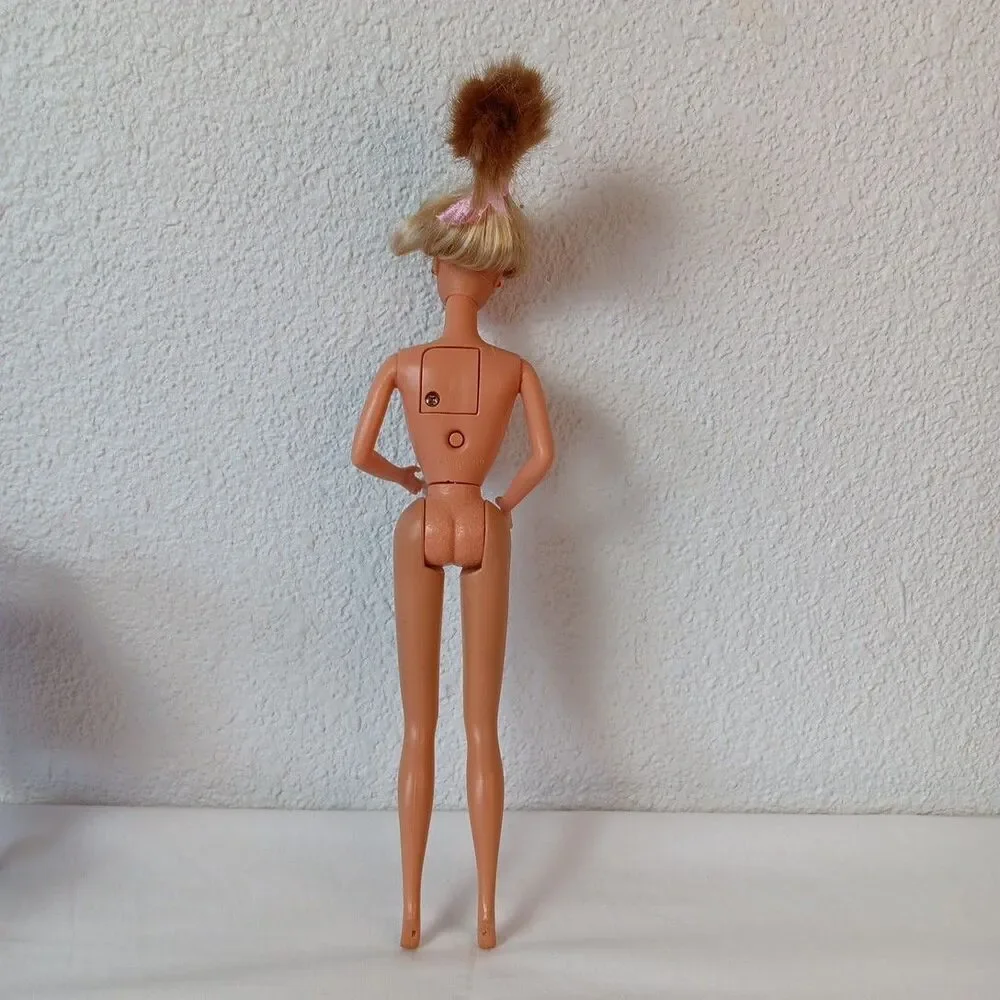 Barbie vtg giggles